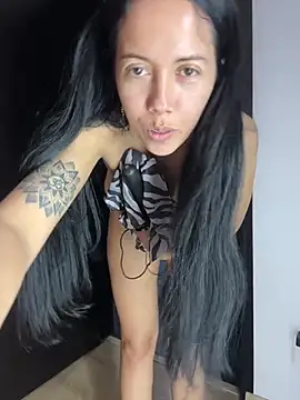 MiaForever1's Live XXX Chat