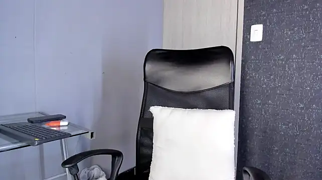 Chatroom XXX en direct de Larabrooks