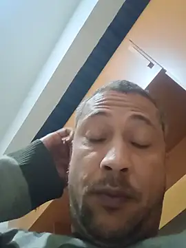 Arrombador20's Live XXX Chat