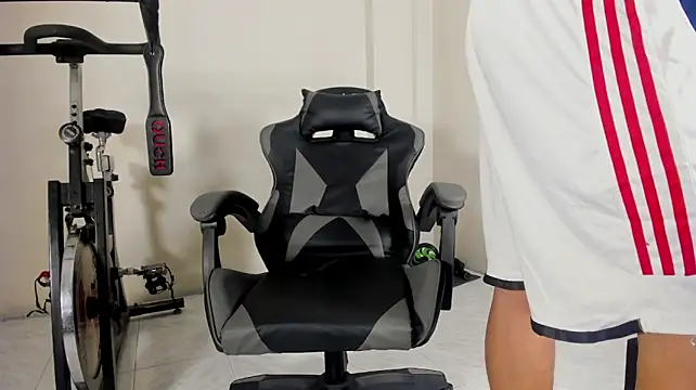simon_axe_ Live XXX Chat