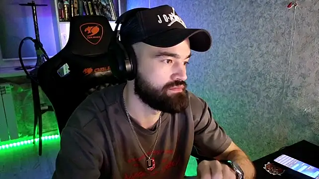 _Serious_Man Chat XXX live