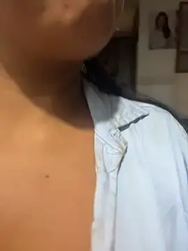 Emilly__Bown_'s Live XXX Chat