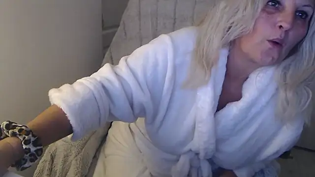 Divineblond Chat XXX in diretta