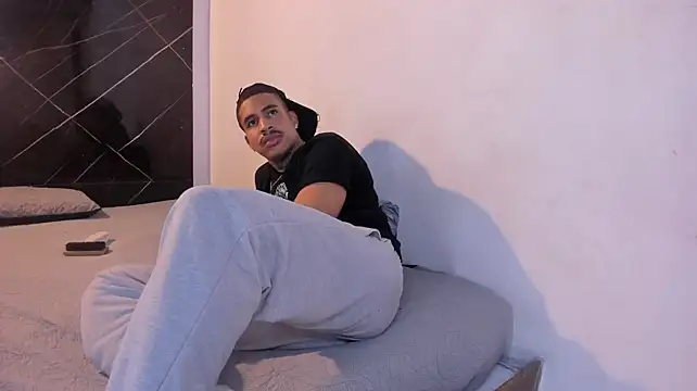 Chirshot_ élő XXX-chatje
