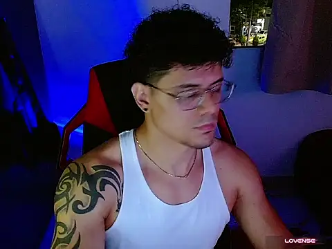 Chatroom XXX en direct de Logan0626