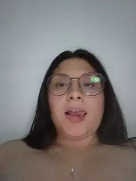 Chat +18 de yessica_gomez01 ao vivo