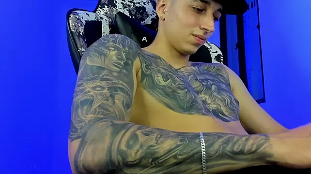 Chat XXX en directo de eithan_boy_