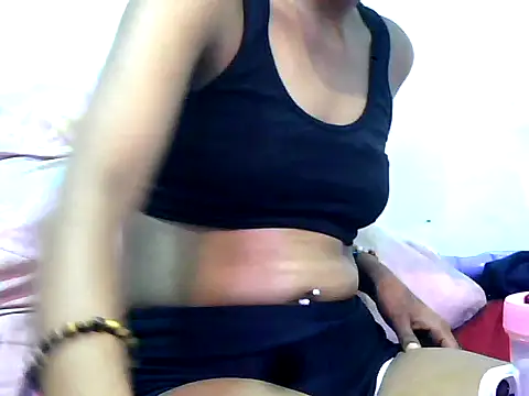 XXX chat uživo modela De_maskedcouple