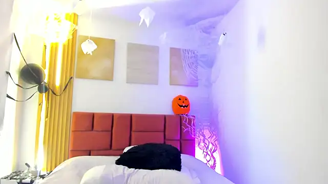 Chat +18 de CataleiaLatin ao vivo