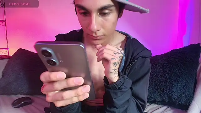 HarryLaurent18 – Live XXX-chat