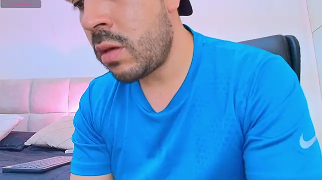 Chat XXX ao vivo de NicoSaint_