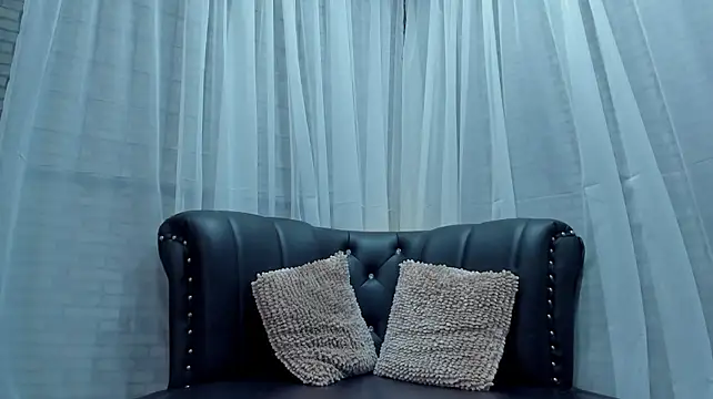 Renata_Delacroix élő XXX-chatje