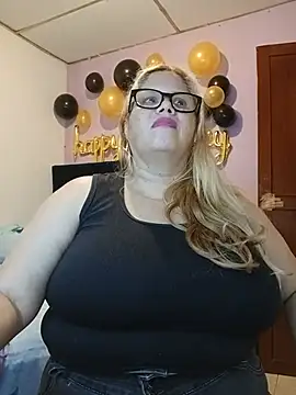EllisW8 élő XXX-chatje