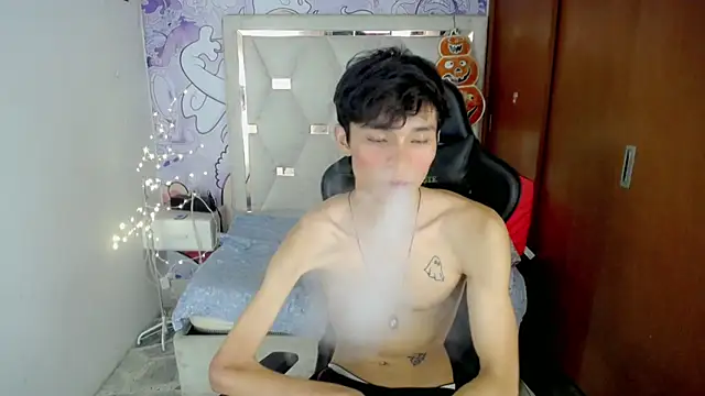 Westboyy_: διαδικτυακό σόου στην κάμερα