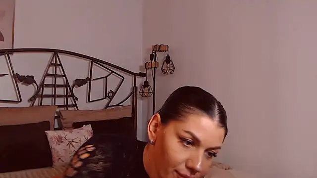 Czat XXX na żywo – YvonneEverlee