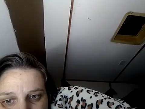 IllusoryTreat élő XXX-chatje