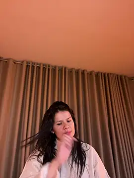 Aliinak 라이브 XXX 채팅