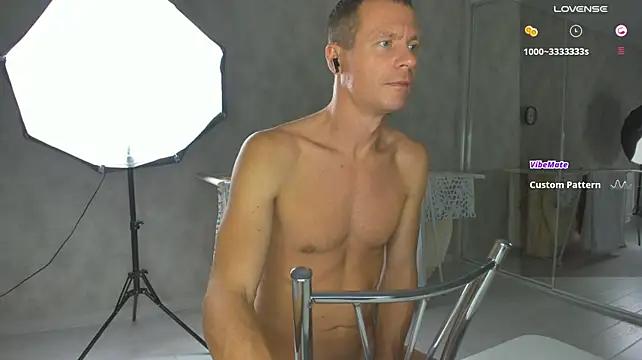 Smallnipples 现场XXX聊天