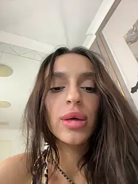 Chat +18 de AdoraCortes ao vivo