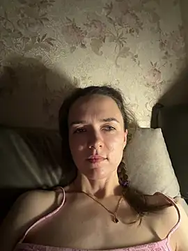 Chat +18 de AngelAnitt ao vivo