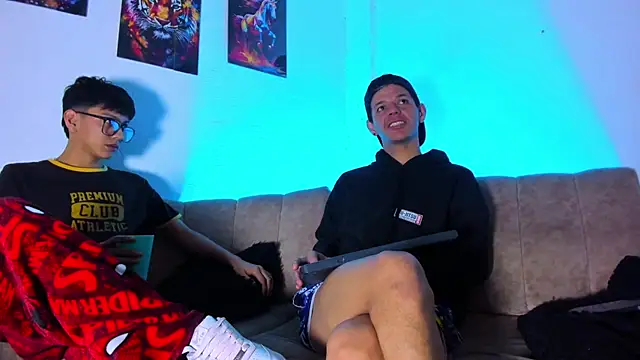 Chat +18 de Marcus_and_Tony ao vivo