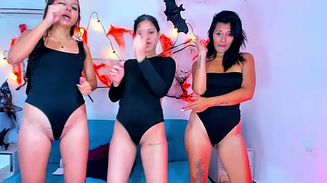 LOLIIPOOPP18 Adlı Modelin Canlı XXX Sohbeti