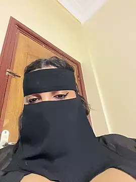 Magh-rbiya Adlı Modelin Canlı XXX Sohbeti