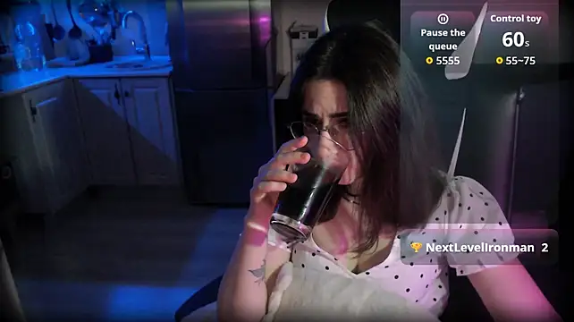 Chat XXX en directo de Regina_glow