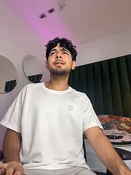 Samir_bear Adlı Modelin Canlı XXX Sohbeti
