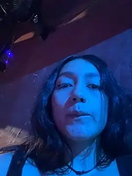 XXX chat uživo modela Ravelyn__