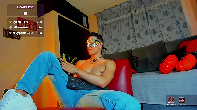 DavidNeill live XXX chat