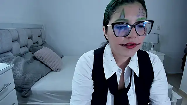 Camilaa_bueno Adlı Modelin Canlı XXX Sohbeti