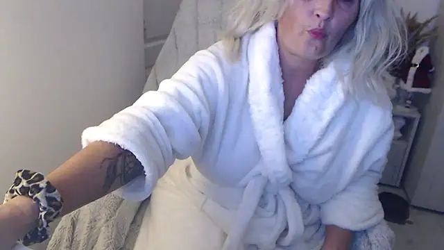 Chat +18 de Divineblond ao vivo