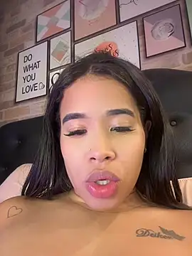 Czat XXX na żywo – EmmaExoticaXXX