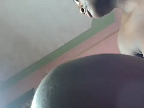 צ'אט XXX בשידור חי של Lyravee1