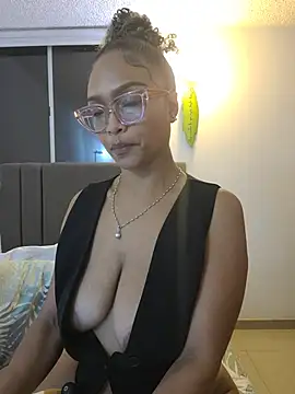 BiiancaEstradaan Live XXX chat