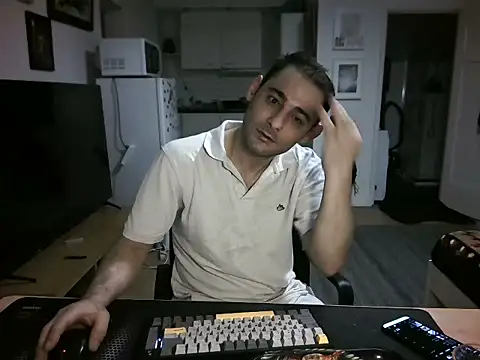 Онлайн чат XXX mihaimichael