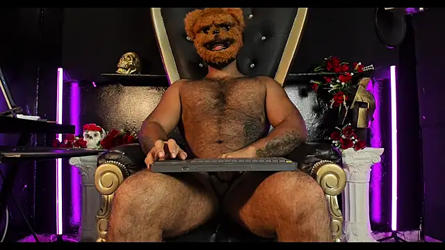 צ'אט XXX בשידור חי של BeardAndrew