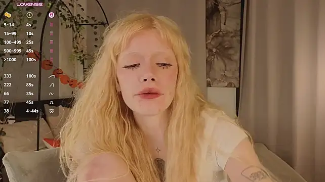 boobsybootie élő XXX-chatje