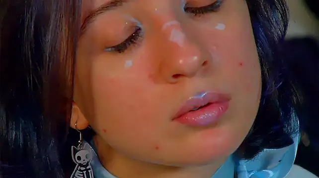 AnneAvelin Adlı Modelin Canlı XXX Sohbeti
