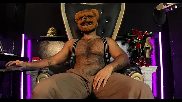 BeardAndrew élő XXX-chatje