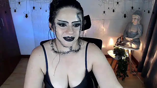 צ'אט XXX בשידור חי של GODDESS_EVANS