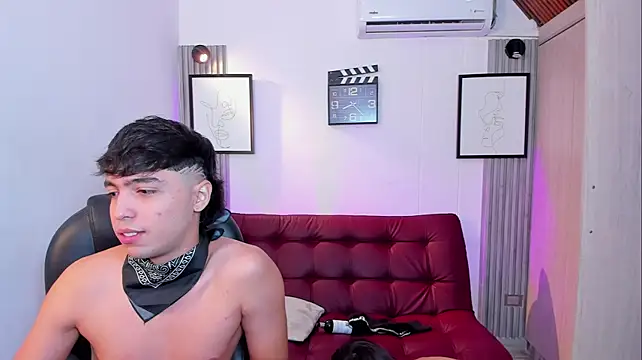 Chat XXX en directo de Hot_GuysW