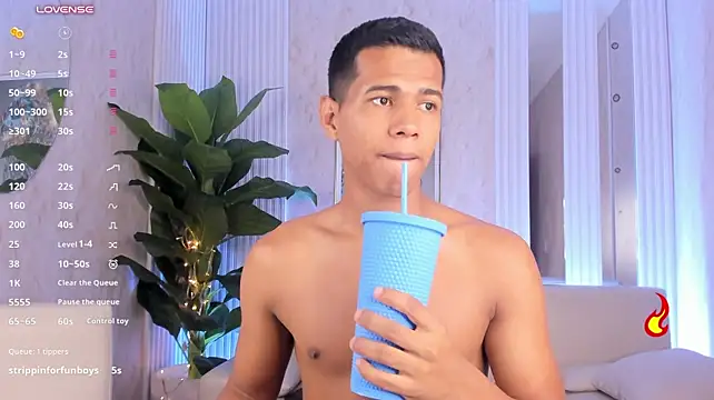 Noah_sexhotty XXX чат на живо