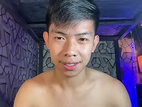 Clyde_hugecock Chat XXX live
