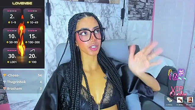 Queen_Cuarxxo Adlı Modelin Canlı XXX Sohbeti