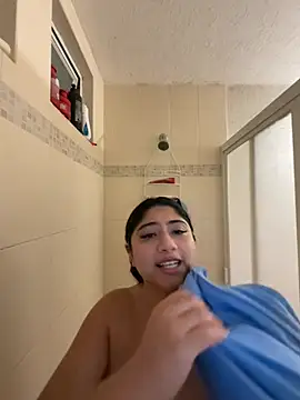 XXX chat uživo modela Monica17