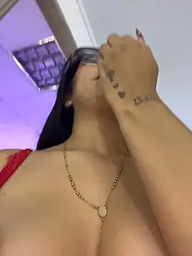 دردشة TopDollXXX الجنسية المباشرة