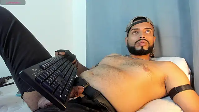 BlueJaguarAndy Adlı Modelin Canlı XXX Sohbeti