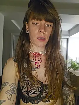 Chat +18 de EmilieEdelana ao vivo